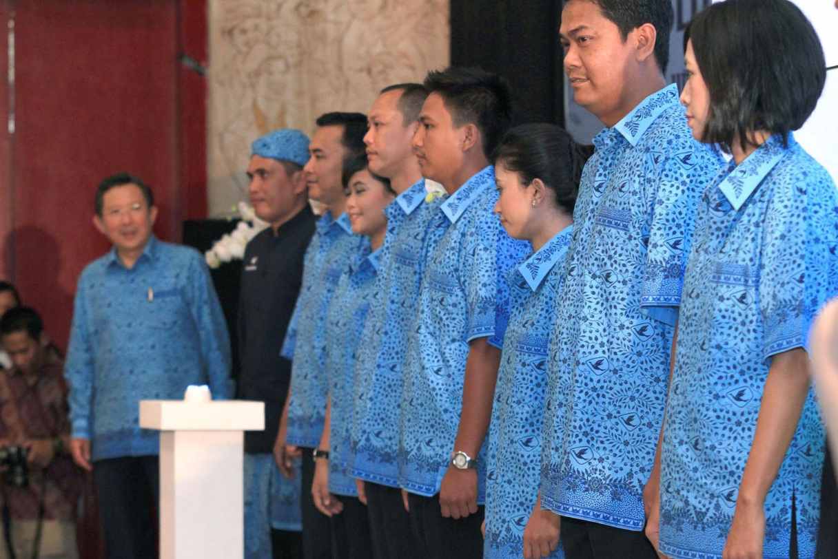 Seragam Bluebird