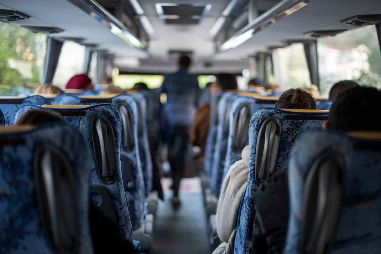 Sewa bus pariwisata untuk gathering