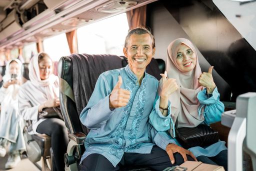 Tumbuh Bersama Keluarga Pengemudi dan Karyawan  Melalui Program Beasiswa Bluebird Peduli