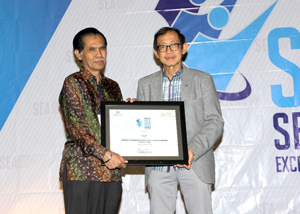 Bandung Service Excellence Awards for the Blue Bird taxi Bandung- Blue ...