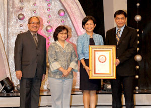 Indonesia Best Brand Award 2012 for Blue Bird Taxi