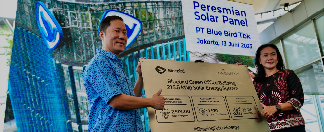 Bluebird Siap Reduksi 2.000 Ton Emisi Karbon Per Tahun Melalui Implementasi Panel Surya